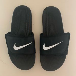 Nike youth slides